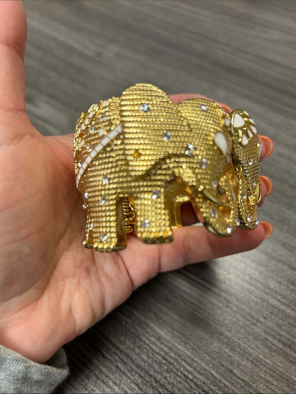 Lilly Pulitzer golden elephant hinged bracelet - Picture 2 of 9